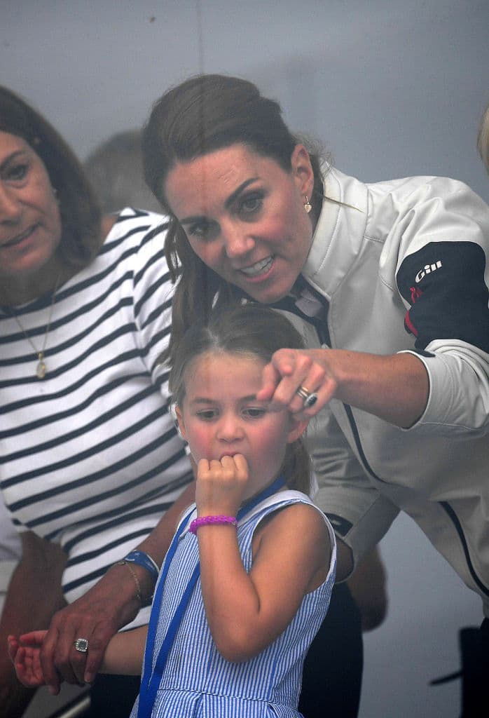 Ella contestó:
<b><a href="https://www.instagram.com/p/CII-H1Bli8x/" target="_blank">"Sí, eso es difícil"</a></b>, antes de reírse.
<br>