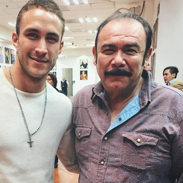 Roberto es parte del elenco de la telenovela 
<b><a href="http://www.univision.com/novelas/el-bienamado">'El Bienamado'</a></b>, donde interpreta al hijo de Jesús Ochoa.