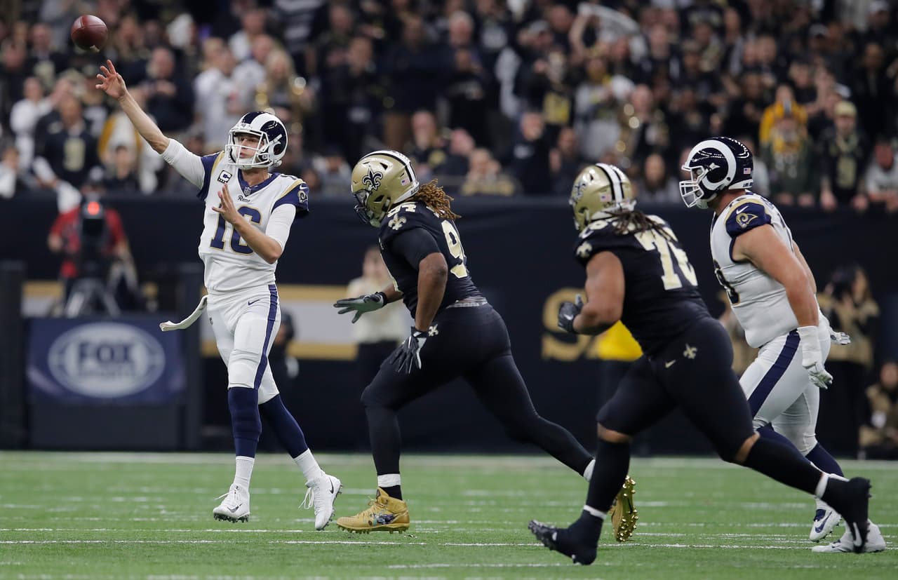 Los Saints se fueron con ventaja sobre los Rams de 13-10 al medio tiempo. Los Saints tienen marca de 9-0 cuando se van al descanso en la presente temporada.