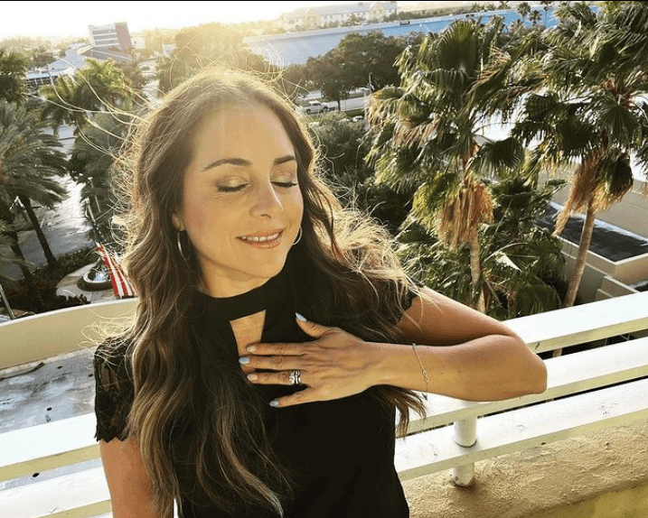 La actriz, quien actualmente 
<a href="https://www.univision.com/shows/despierta-america/emocionada-karyme-lozano-revela-quien-sera-su-galan-en-su-regreso-a-las-novelas-con-mi-secreto-video">graba la telenovela 'Mi Secreto'</a>, afirma que mucha gente desea adoptar, pero no se deciden a hacerlo. Lozano considera que es una experiencia "hermosa" y "noble".
<br>