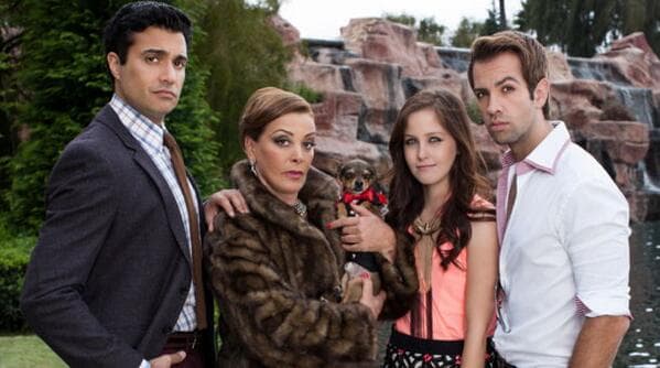 Mientras que los 'Ruizpalacios', eran fríos, interesados y bastante creídos, aunque su falta de dinero los hizo centrarse y ver la vida de otra manera.