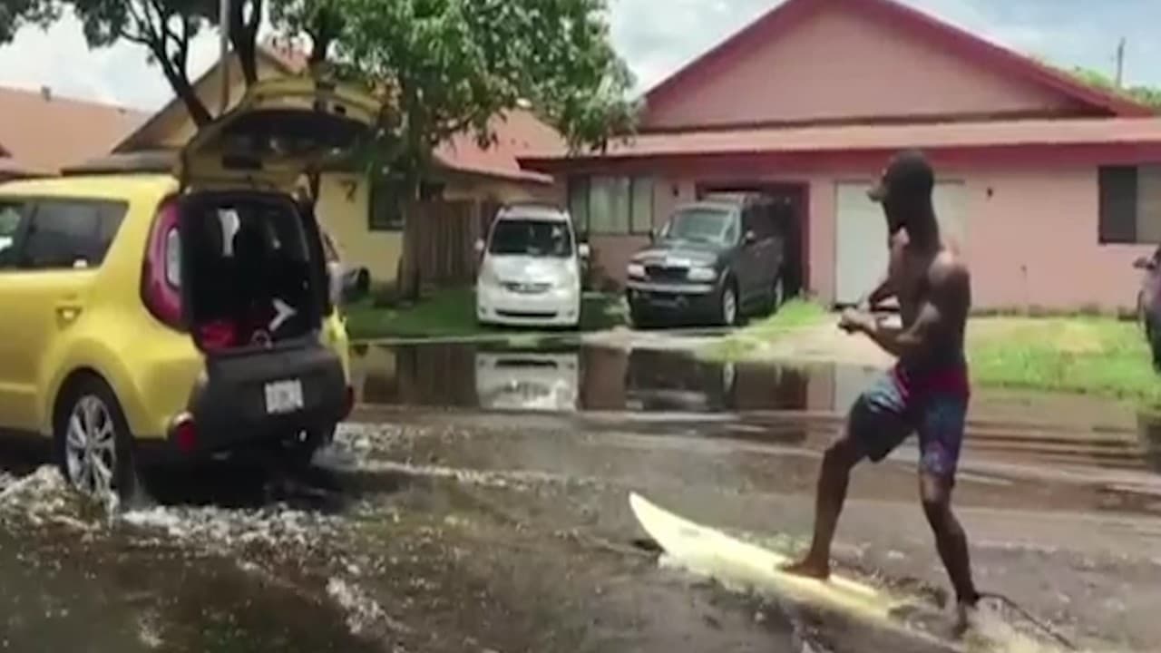 ¿Por qué no para de llover en Miami y cuándo volverá el buen tiempo para ir a la playa?