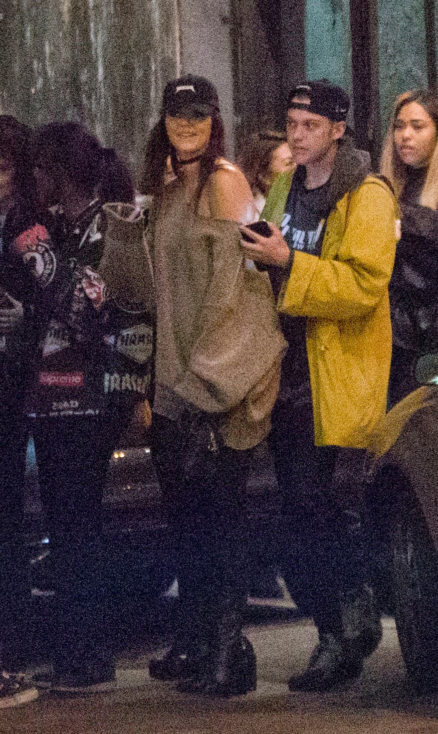 Harry Hudson las acompañó y estuvo muy cerquita de Kendall.