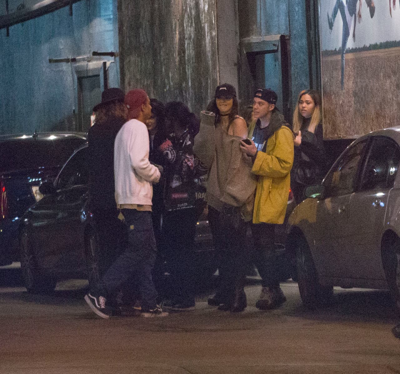 Los tres asistieron a una fiesta privada con algunos amigos en un club nocturno de Los Ángeles.