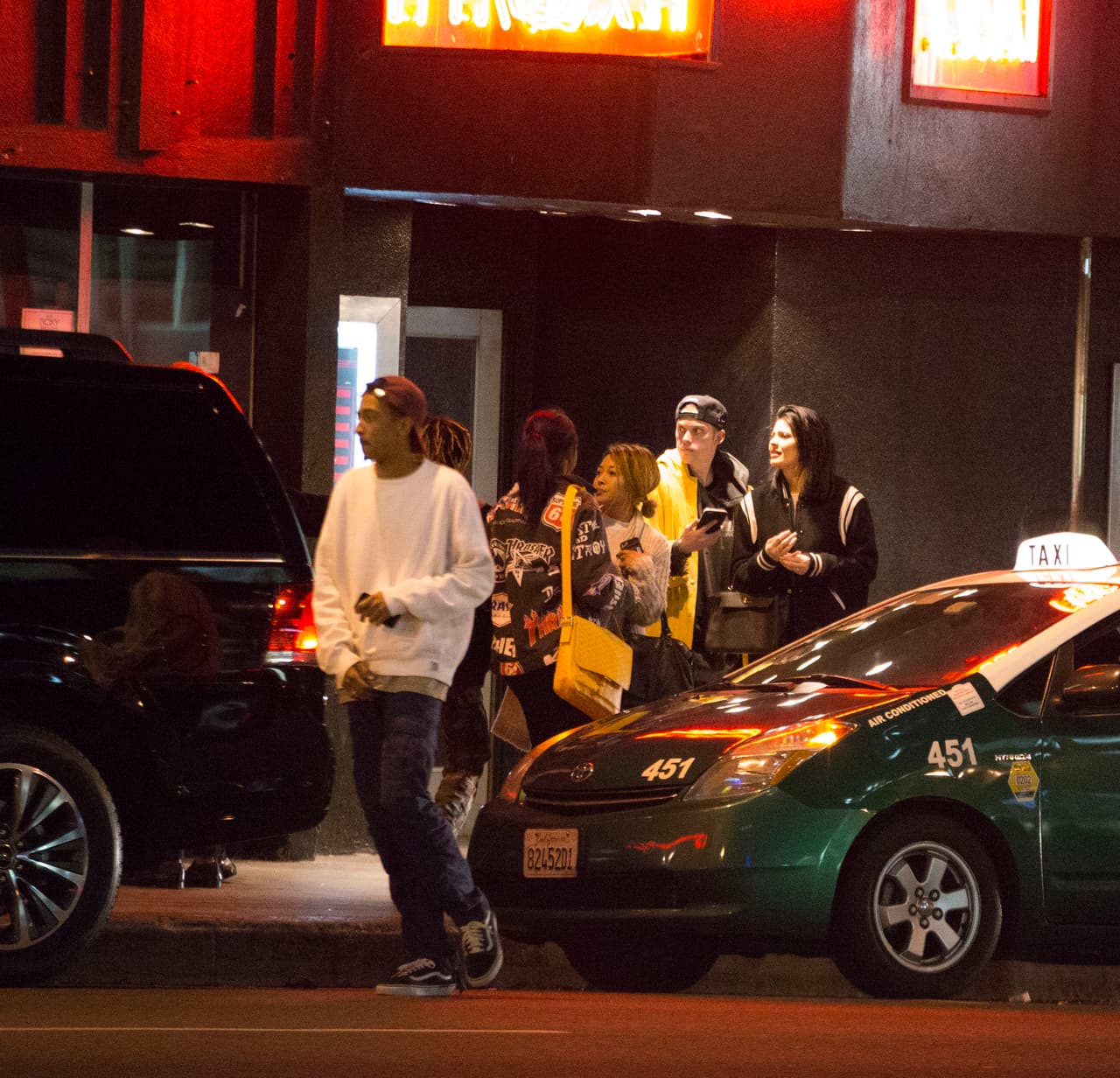 Realmente solo fueron rumores, ya que el cantante ha sido amigo de las hermanas Jenner durante años.