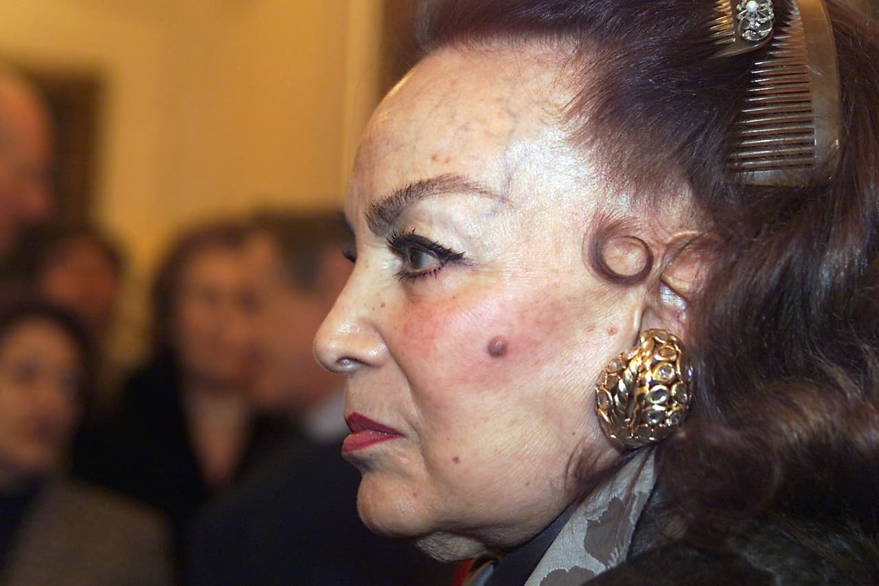 En cuanto a su vida personal, la doña estuvo casada en cuatro ocasiones. Además del padre de su hijo y de Jorge Negrete, contrajo nupcias con el compositor Agustín Lara y Alex Berger, quien fuera su último esposo, enviudando de él en 1966.