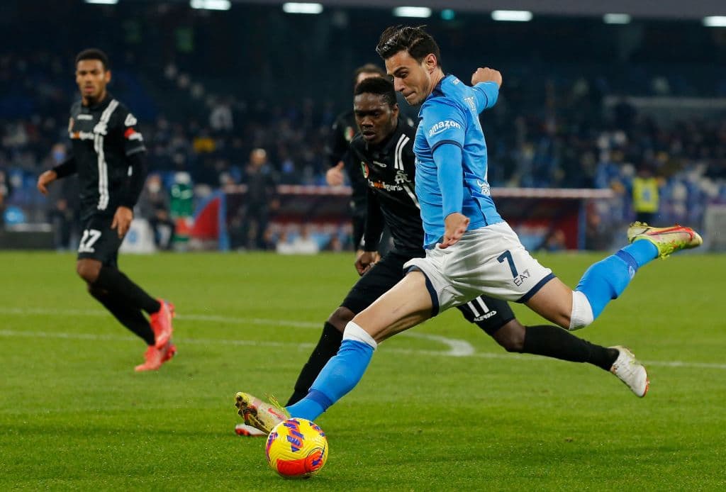 Con un autogol de Juan Jesus al minuto 37 Spezia logra mantener la difrencia y le pegan 0-1 al Napoli y en su estadio.