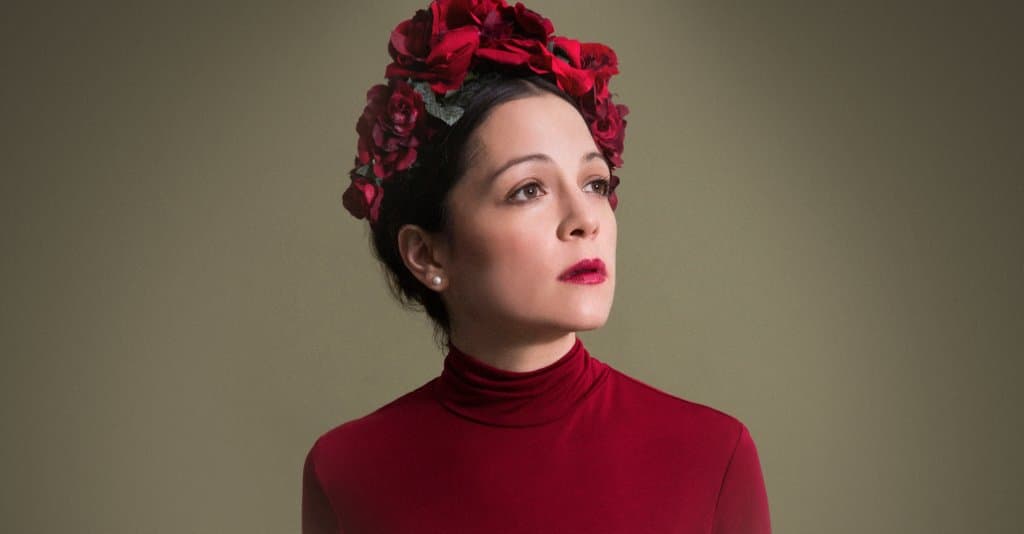 Natalia Lafourcade se une a guitarristas de Chavela Vargas en una nueva canción romántica