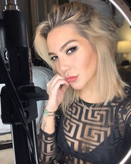 "
<b><a href="https://www.univision.com/famosos/tio-de-frida-sofia-admite-enrique-guzman-es-picaron-no-abusador-sexual-fotos">Está bastante afectada</a></b>, está emocionalmente pasando por una etapa complicada y también iniciará ella en su momento y muy pronto las terapias psicológicas necesarias para mejorar esa condición", señaló.
<br>