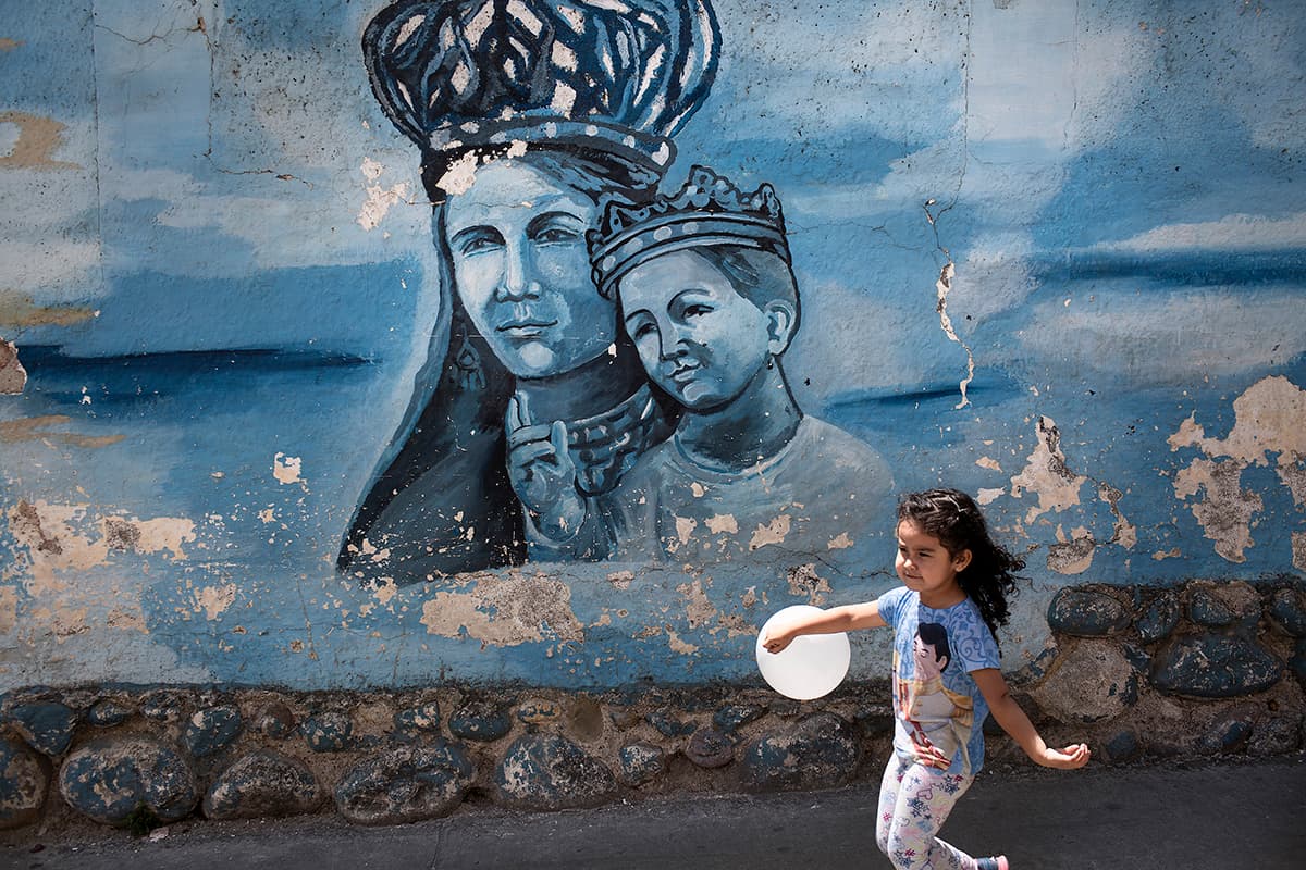 La peregrinación a la virgen a la que se encomiendan los ecuatorianos que buscan migrar a EEUU