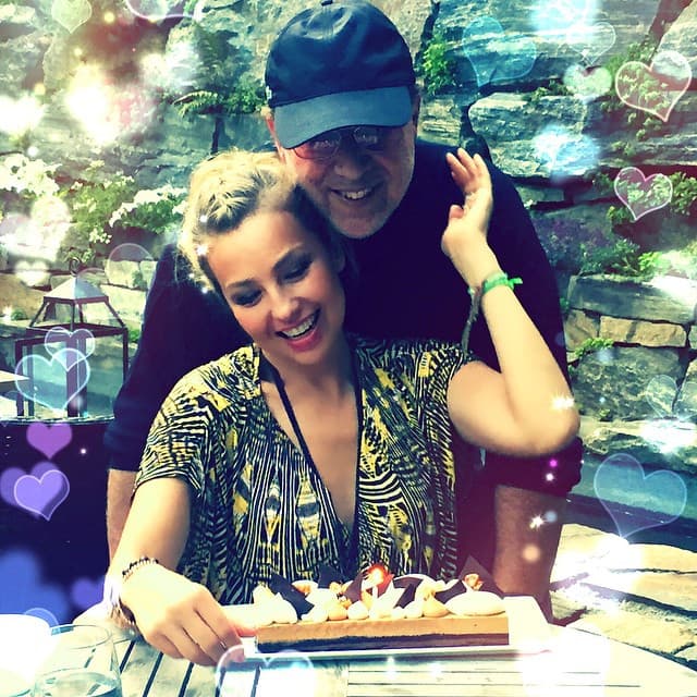 Mientras Thalía celebró con su familia y amigos, Laura ni se dio por enterada.