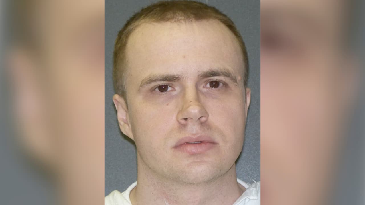 <b>Robert Lynn Pruett. </b>Ejecutado el 12 de octubre de 2017 en la cárcel de Huntsville. Fue sentenciado por el apuñalamiento, en 2004, de un guardia de la prisión en la que cumplía con una condena de 99 años por haber sido cómplice de un asesinato cometido por su padre. Pruett sostuvo siempre que era inocente del crimen, aunque varios compañeros de prisión declararon en su contra. El guardia fue encontrado en un charco de sangre luego de ser apuñalado con una varilla de metal. Acababa de escribir un informe disciplinario sobre Pruett. 
<br>
<br>
<b>Últimas Palabras: </b>"He hecho daño a muchas personas y muchas personas me han hecho daño a mí... "La vida no termina aquí, sigue para siempre. Tuve que aprender lecciones de la vida de una manera muy dura. Un día ya no habrá necesidad de hacerle daño a la gente. Buenas noches todos".