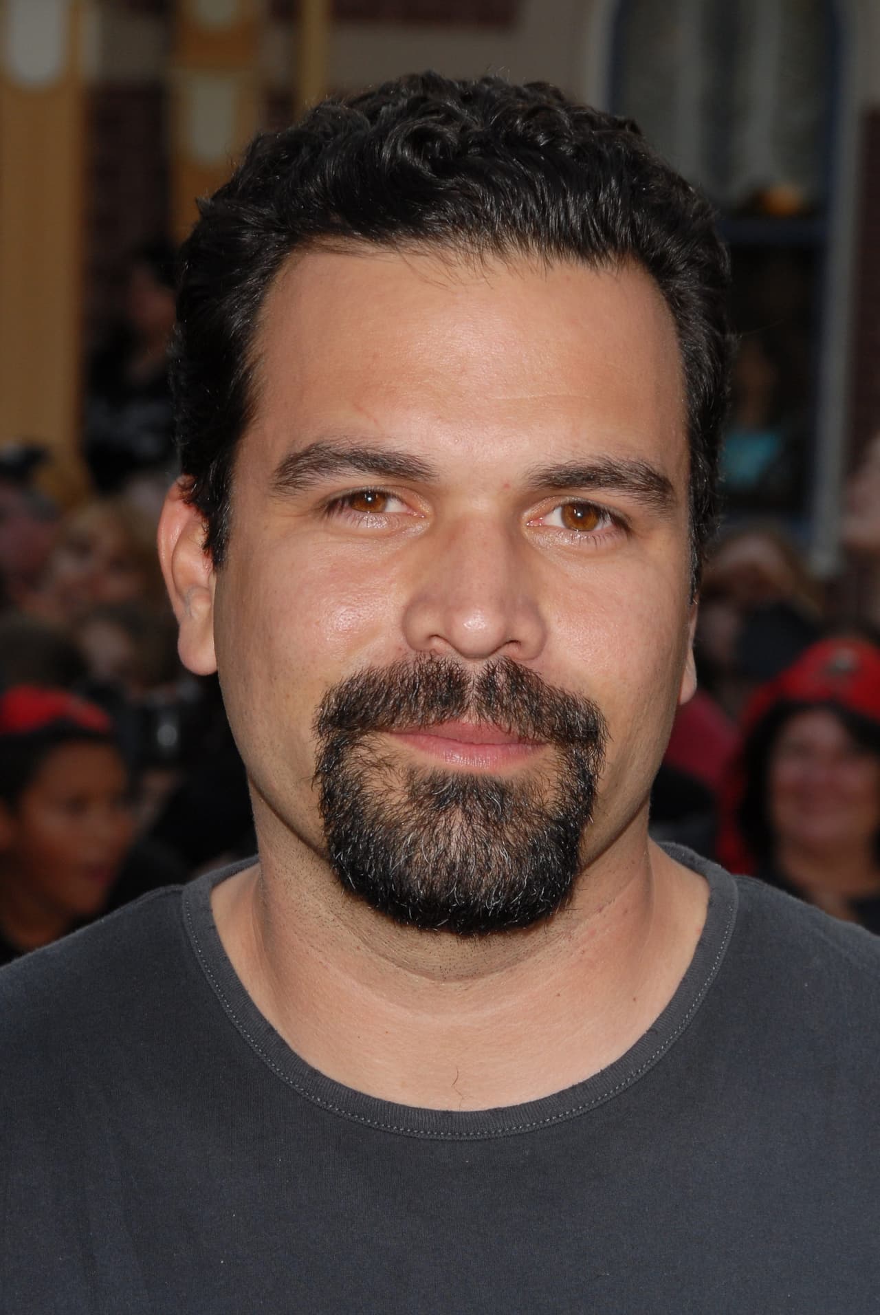 "(Esto es) Privilegio de blancos. Y yo vi ocho años de esto, así que sé de lo que estoy hablando. Asumir tus actos y la responsabilidad no significan mi**a para esta gente" tuiteó Chavira el 13 de septiembre, según consignó 
<b><a href="https://pagesix.com/2019/10/08/felicity-huffmans-desperate-housewives-co-star-calls-her-light-sentence-white-privilege/">Page Six</a></b>. Al día de hoy, el tuit ya no está disponible 
<b><a href="https://twitter.com/ricardoachavira?lang=es" target="_blank">en la cuenta del actor. </a></b>