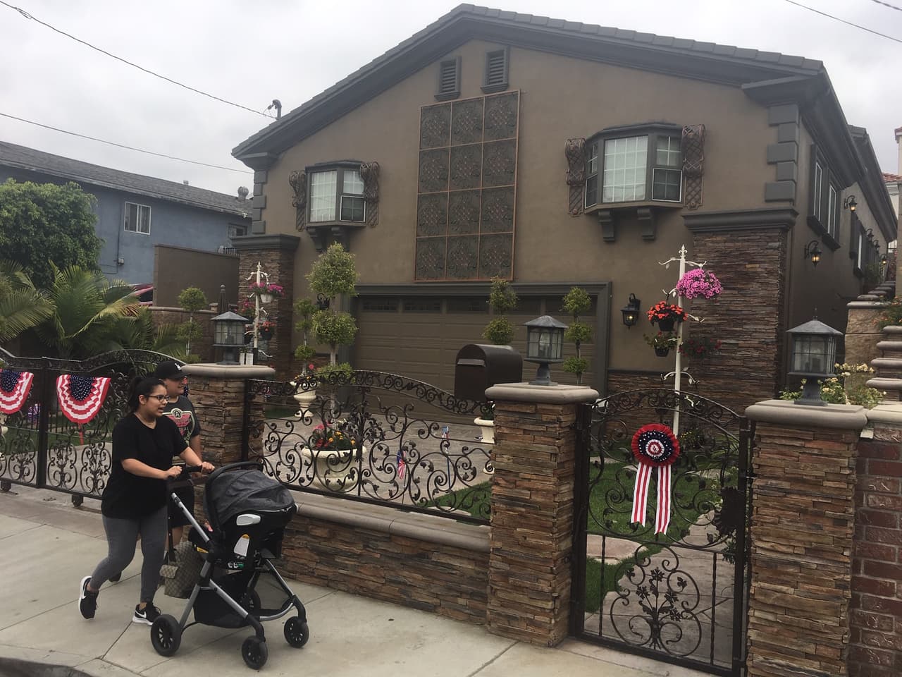 En una de sus seis habitaciones solía hospedarse Naasón Joaquín García, según fuentes cercanas al culto.