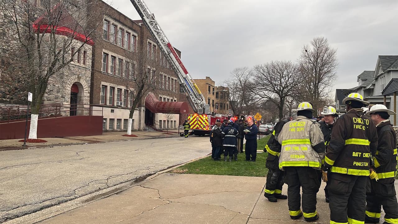 Las autoridades reportaron que el incendio comenzó cerca de 
<b>una hroa después</b> de que se llevara a cabo
<b> la celebración de Viernes Santo.</b>