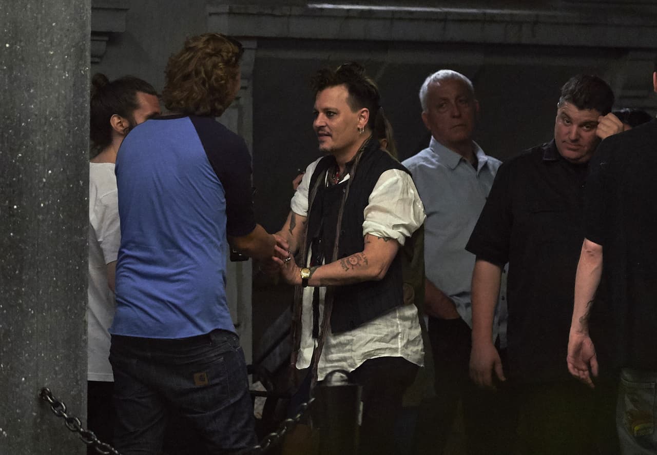 Varias personas se acercaron a saludarlo.