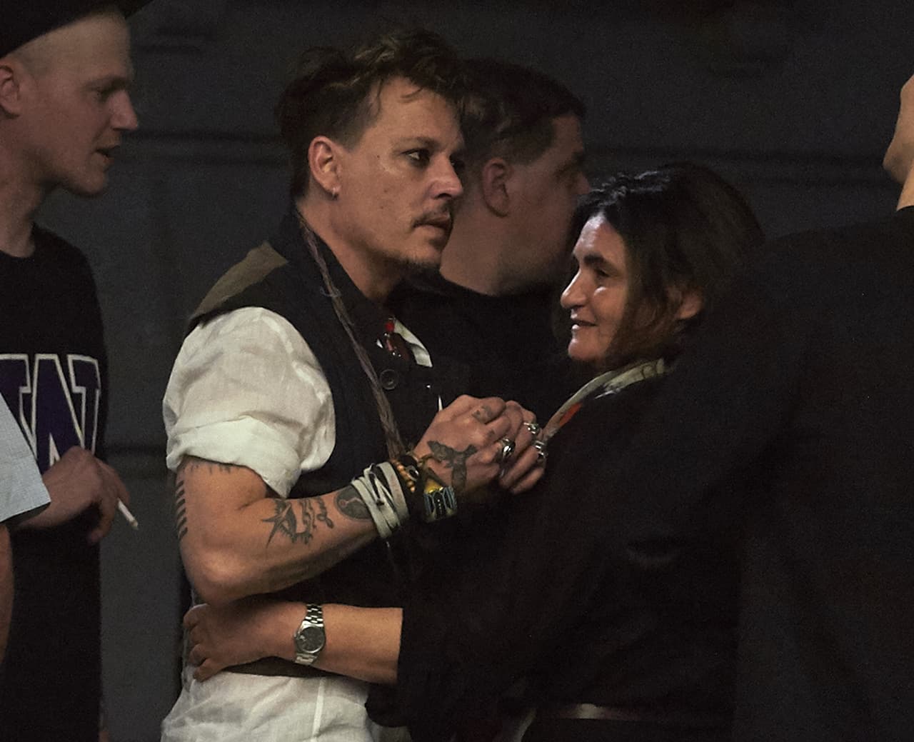 Una de sus acompañantes ayudó a detenerlo.