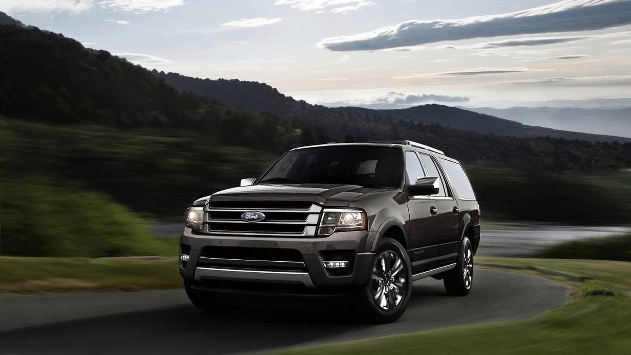 <h3 class="cms-h3-H3">SUV/Crossover grande: Ford Expedition</h3>
<br>La última mejora de la camioneta SUV gigante original dio como resultado un magnífico vehículo que aparte de espacio, potencia y economía ofreció también confiabilidad. Ford sustituyó la Expedition en 2018 por un 
<b><a href="https://www.univision.com/noticias/pruebas-de-manejo/prueba-ford-expedition-2018-ideal-para-escapar-con-la-familia" target="_blank">modelo totalmente nuevo</a></b>, que según los reportes está volando de los concesionarios.
<br>
<br>Finalistas:
<b> Chevrolet Tahoe.</b>