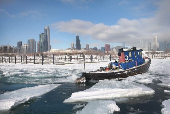 Luego de la caída de sobre 8 pulgadas de nieve en zonas de Chicago ahora se esperan vientos helados de hasta 20 grados bajo cero, en lo que meteorólogos ya describen como uno de los inviernos más intensos desde el 1985.