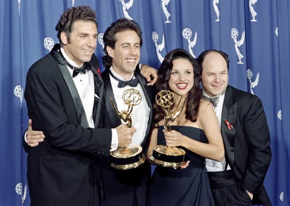 (De izquierda a derecha) Michael Richards, Jerry Seinfeld, Julia Louis Dreyfus y Jason Alexander protagonizaron una de las series más exitosas de la televisión: Seinfeld.