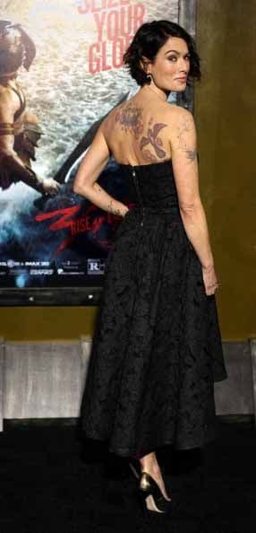 Si tienes tatuajes como Lena Headey, lucelos con elegancia.