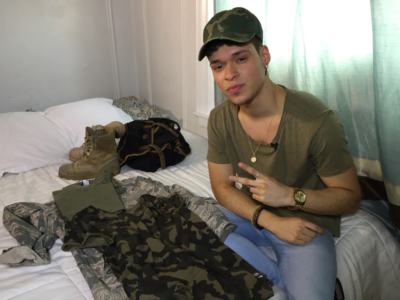 Los atuendos de corte militar son los preferidos por Garmandy.