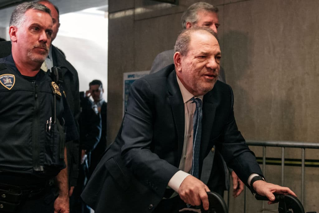 Harvey Weinstein fue condenado a 23 años de prisión por dos delitos de abuso sexual, después de un muy publicitado juicio que tomó lugar en los juzgados de Nueva York.