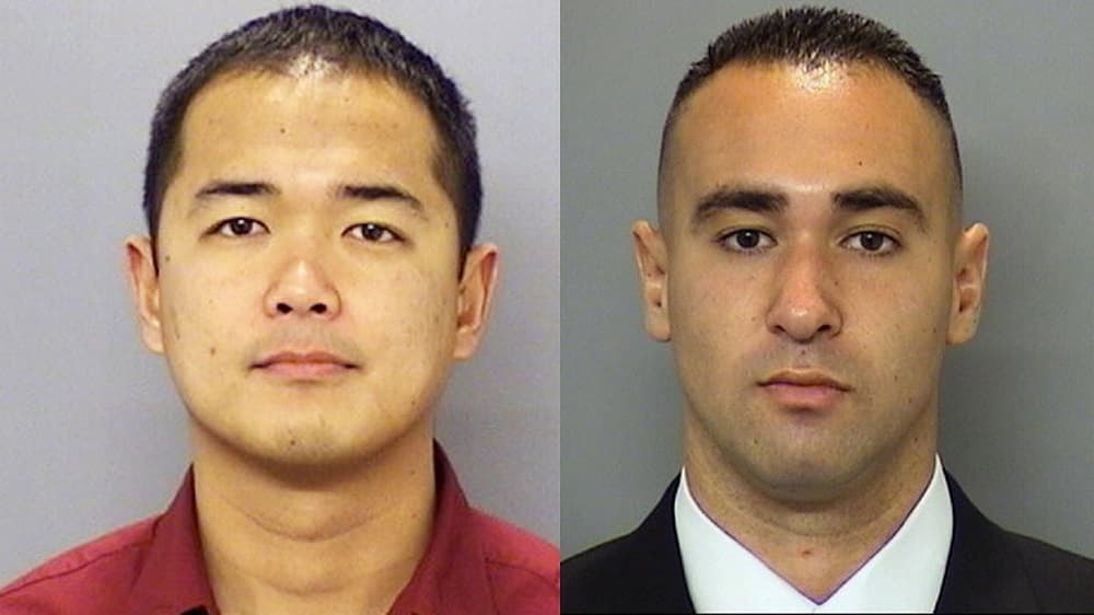 Jonathan DeGuzman (i) e Irwin Wade (d).