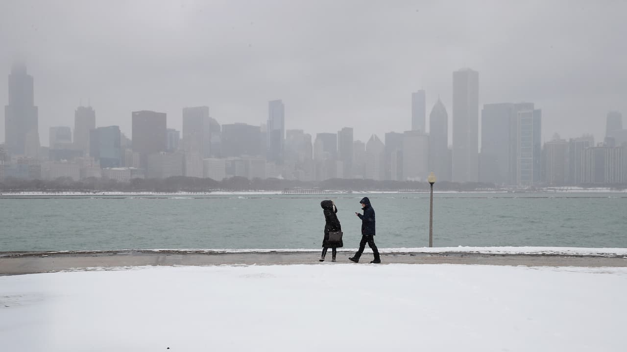 Chicago inicia la semana con temperaturas gélidas y a la expectativa algunos copos de nieve