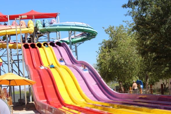 Una tremenda "Fiesta de Verano" disfrutaron cientos de personas en "Wet 'n' Wild, donde estuvieron presentes los talentos de nuestras emisoras de Uforia. 
