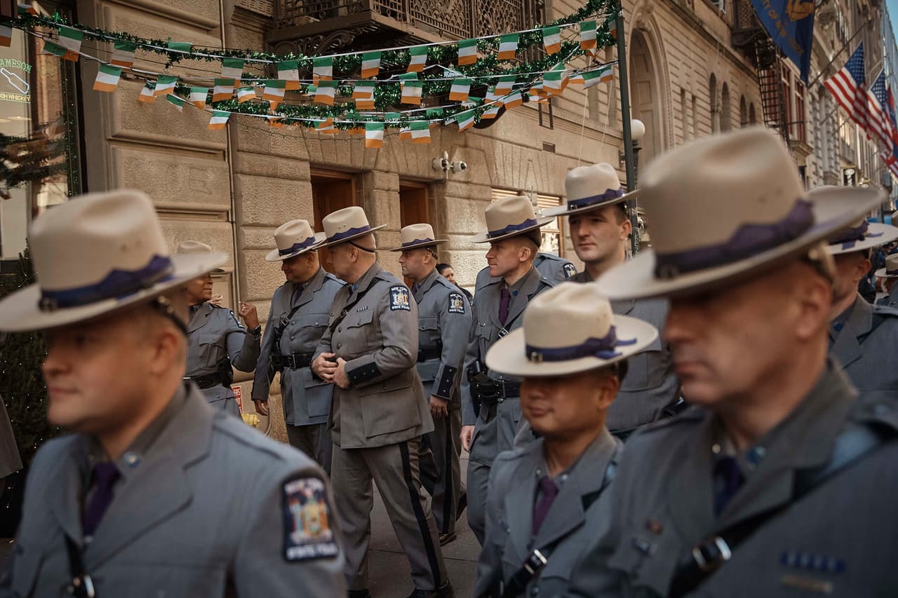 Policías del Estado de Nueva York también formaron parte del desfile.