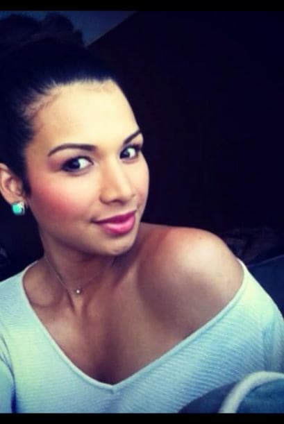 A través de las famosas fotos 'selfies' es como nuestra reina mantiene una estrecha relación con sus seguidores. Este tipo de fotos se han convertido en un fenómeno y no hay quién no se haya tomado una. Ahora puedes subir la tuya con el hashtag #NBLselfie para ganar un kit de belleza, los detalles aquí