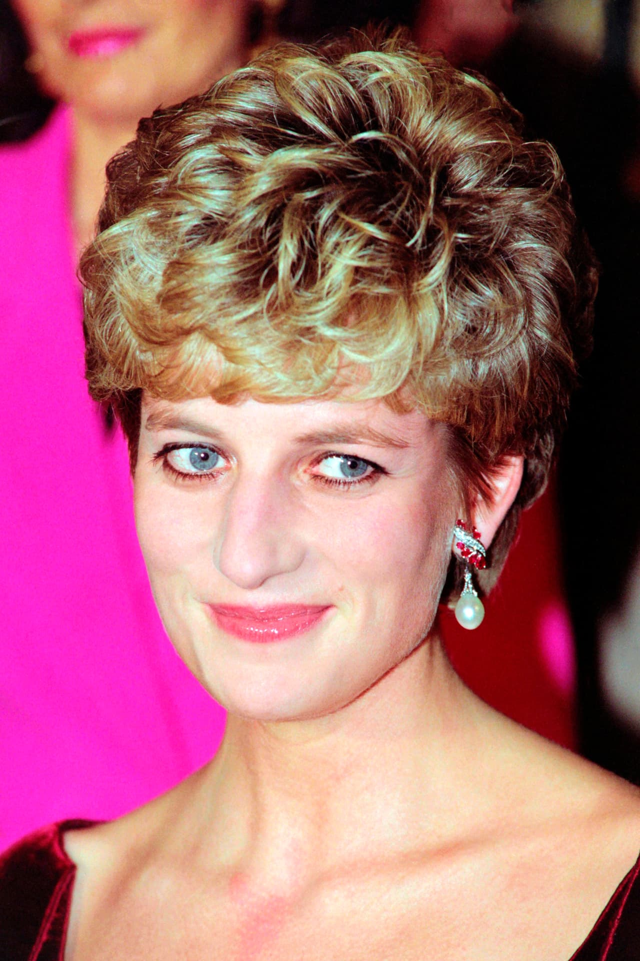 En el accidente que tuvo el Mercedes S280 previo a la muerte de Lady Di, el automóvil dio varias "vueltas de campana" y esto llevó a sus dueños a tomar la decisión de destruirlo.