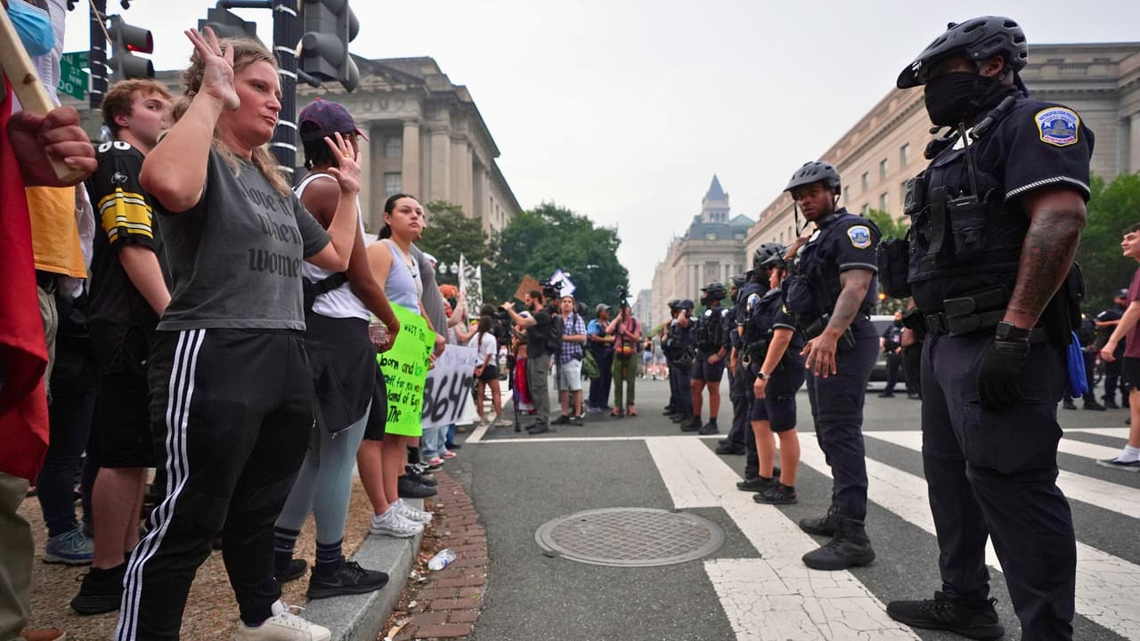 A pocos metros de Trump: protestas y bloqueos sacuden Washington DC durante desfile militar