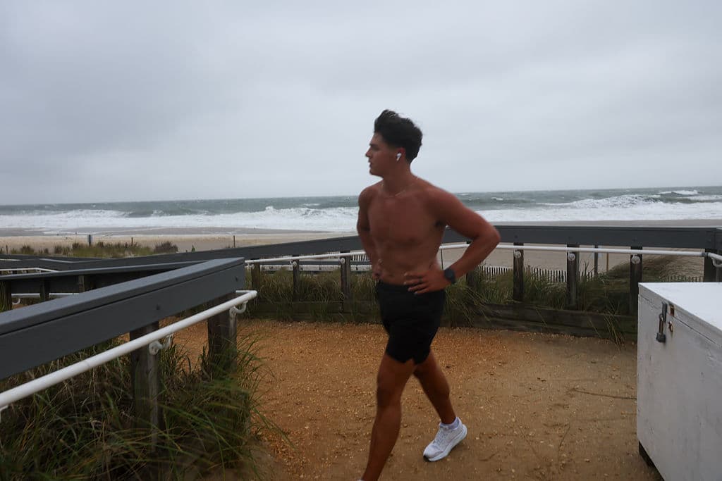 <b>En Long Branch, Nueva Jersey, el oleaje podría alcanzar entre 6 y 8 pies.</b> Según el gobernador Phil Murphy, son posibles tanto inundaciones costeras como erosión de playas.