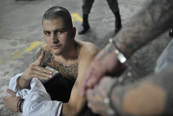 El 3 de marzo de 2009, los pandilleros se amotinaron en el centro correccional Etapa II, ubicado en San José Pinula donde se ensañaron con el profesor a quien asesinaron, desmembraron y sacaron el corazón.