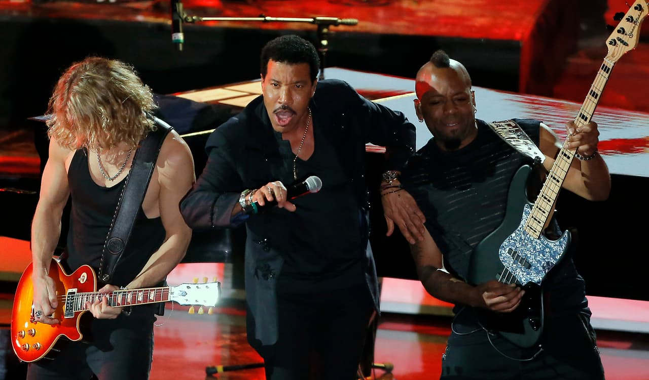 'Running with the night', 'Penny lover', 'Easy like sunday morning' fueron algunos de los temas que Lionel interpretó frente a los miles de fans.