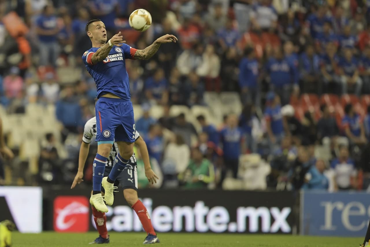 Durante la primera parte el resultado se mantuvo empatado sin antaciones a pesar de la ligera superioridad del conjunto local.