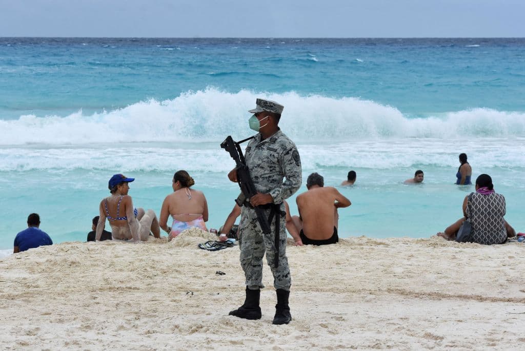 El macabro hallazgo de huesos humanos en una concurrida playa de Cancún