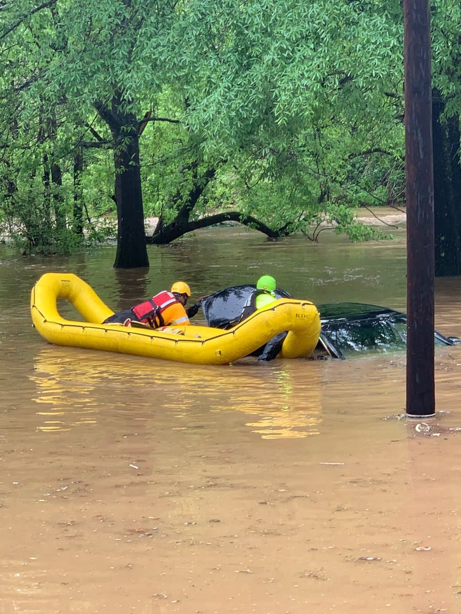 CONDADO DE FULTON. Intersección entre Peachtree Battle Road y Woodward Way en Atlanta.