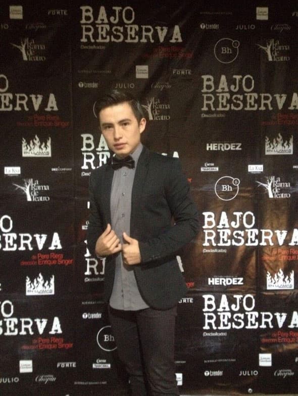 <b>Luis Curiel</b> ya tiene trayectoria en televisión y teatro, pero sin duda la
<b><a href="http://www.univision.com/series/el-chapo/">serie 'El Chapo'</a></b> ha sido el proyecto más importante en el que ha trabajado en la pantalla chica.