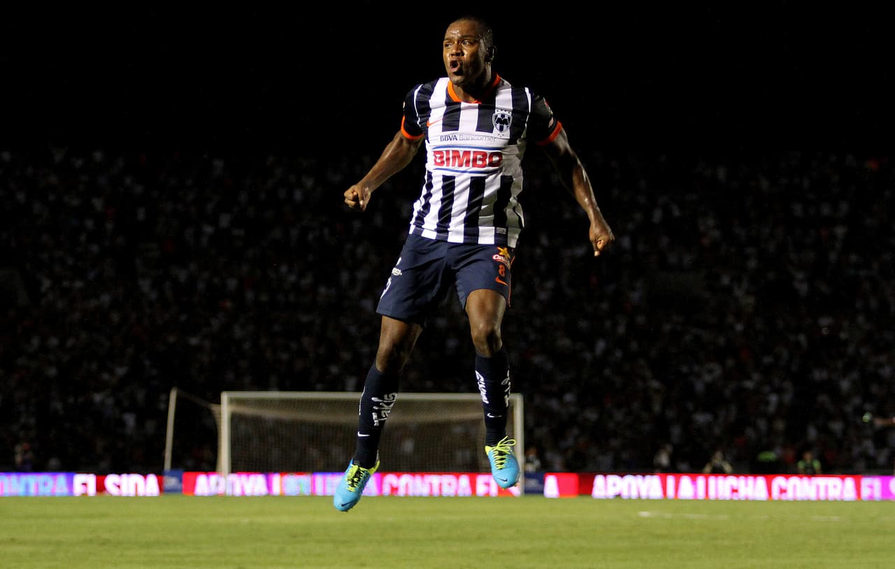 En la Liga MX el caso más famoso de una activación de claúsula de rescisión fue el del colombiano Dorlan Pabón de Rayados de Monterrey en 2013.