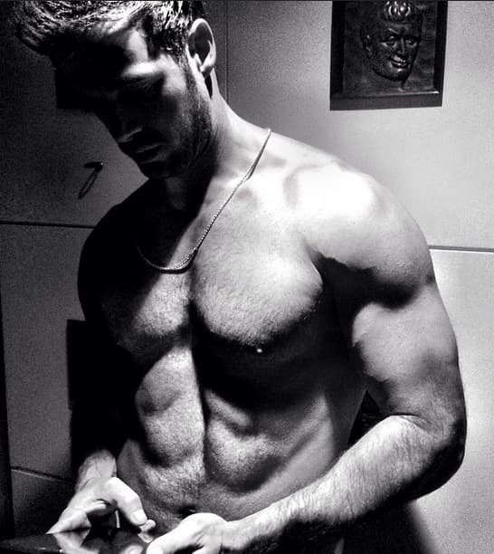 Sus músculos han caracterizado a William, quien es uno de los galanes más bellos de la pantalla chica.