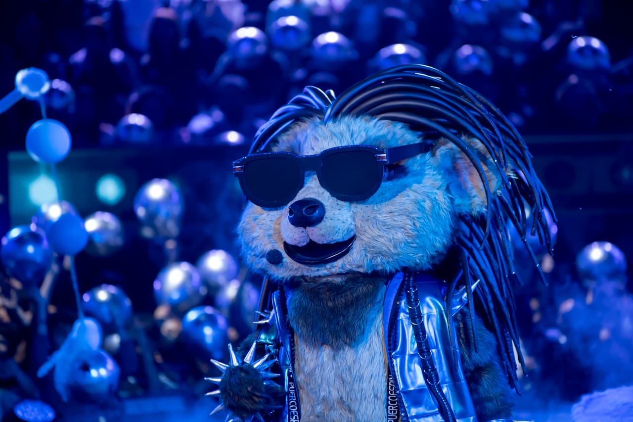 Por último se presentó el duelo entre Puerco Espunk y Huesos.