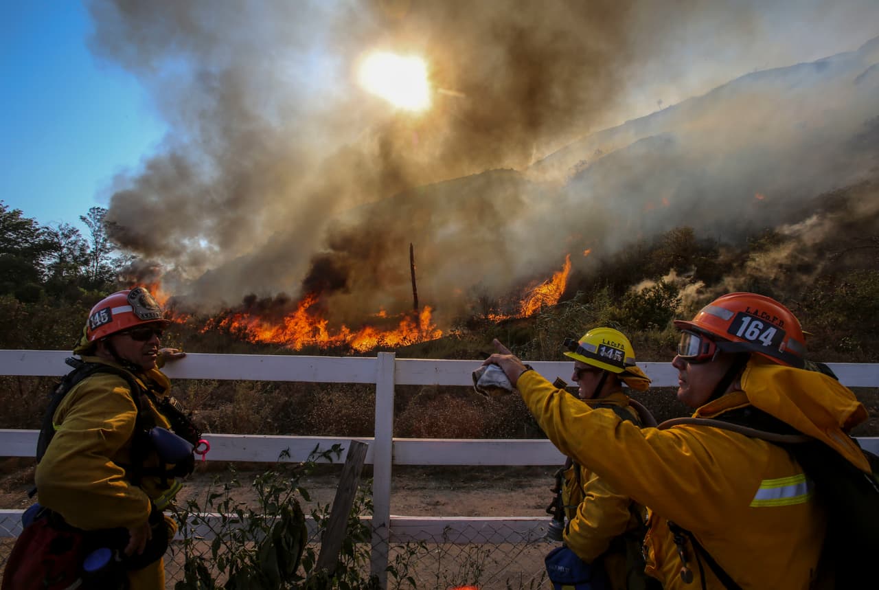 Cinco muertos y oleada de incendios por intenso calor en el suroeste de EEUU