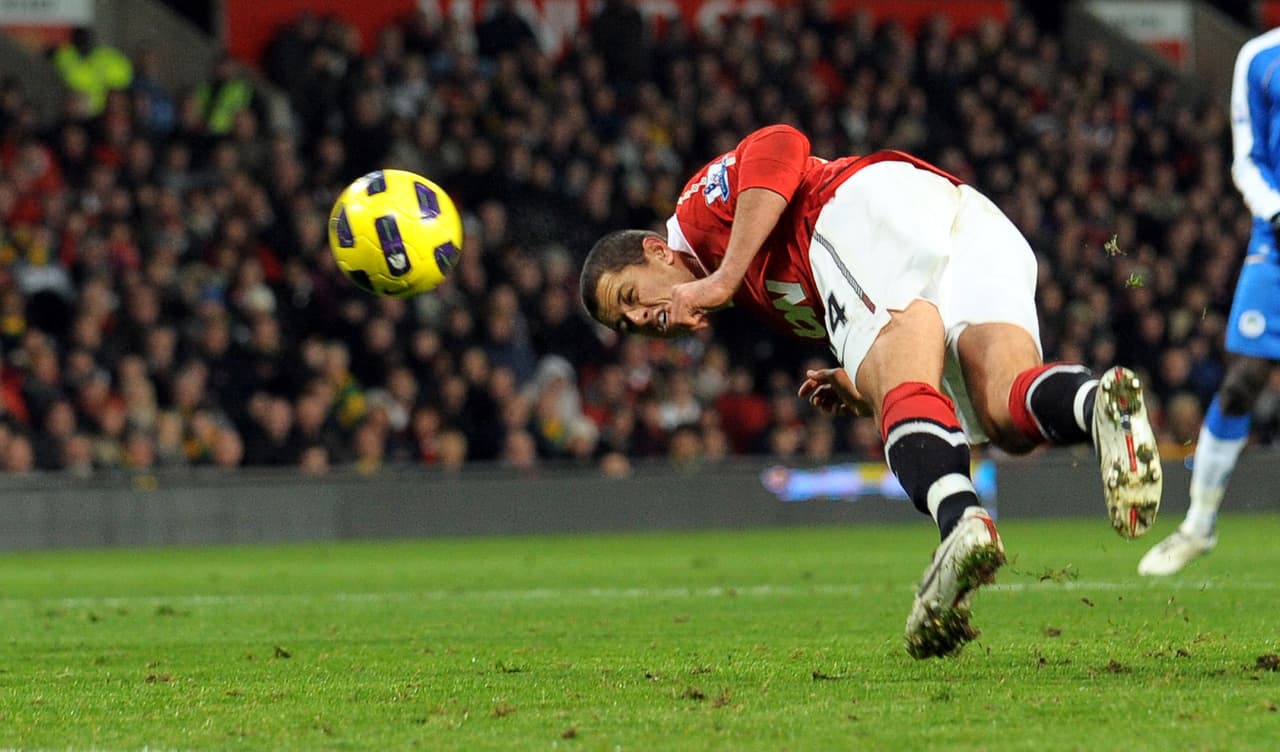 Hernández buscó un puesto entre los diferentes delanteros del Manchester United, que disputaba varios torneos locales y Champions League.