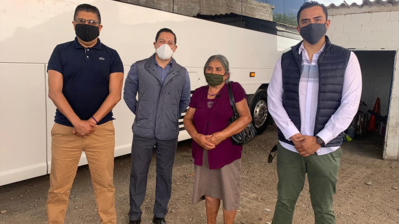 La muerte de Vanessa Guillén ha provocado muestras de rechazo a las autoridades de la base militar de Fort Hood y también de solidaridad a los familiares con la realización de
<a href="https://www.univision.com/local/houston-kxln/honran-la-memoria-de-la-soldado-vanessa-guillen-con-murales-en-houston-fotos">vigilias y murales </a>para recordar a la soldado.