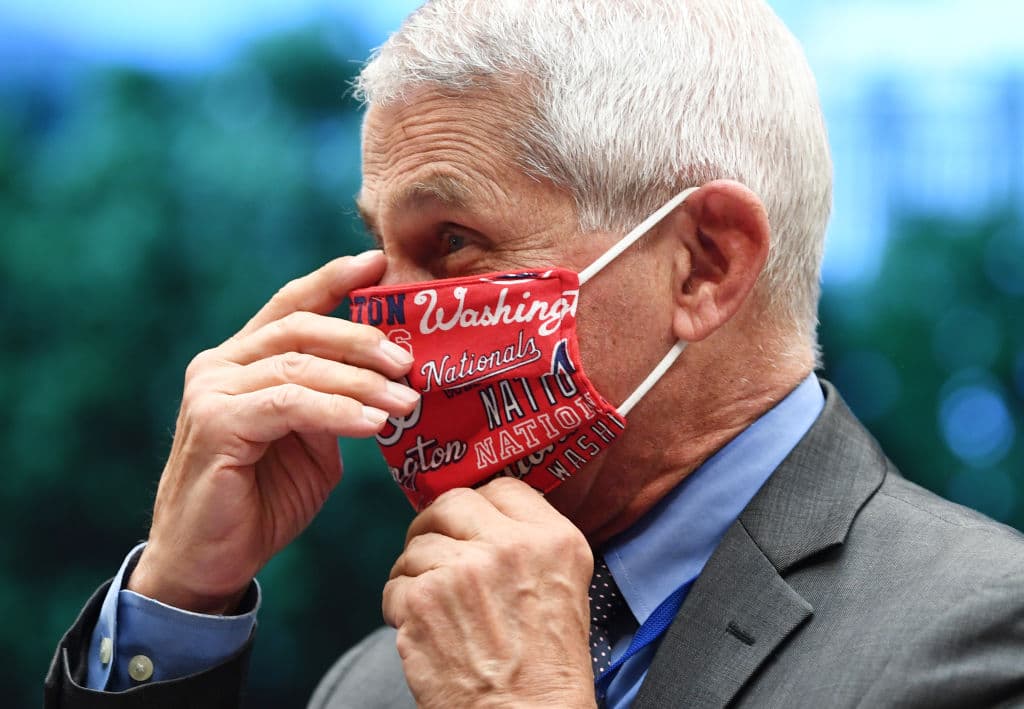 La Casa Blanca deja de desacreditar al doctor Fauci luego que encuestas reflejaran fuerte respaldo a su gestión en la pandemia