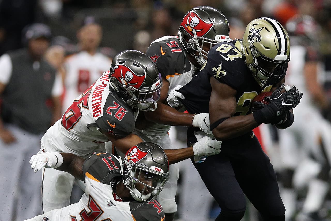 Tampa Bay Buccaneers 
<b>24-31</b> New Orleans Saints. Jared Cook sufre una tacleada durísima por parte de Sean Murphy-Bunting.