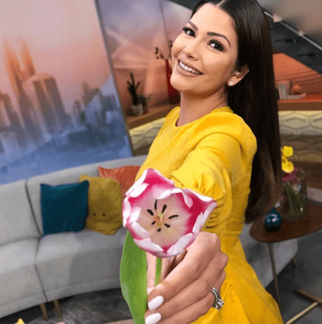 Los expertos en moda han mencionado que el amarillo es uno de los colores imprescindibles para primavera-verano 2019, por lo que Ana Patricia no desaprovechó la opinión y ya la hemos visto con prendas casuales en este tono.